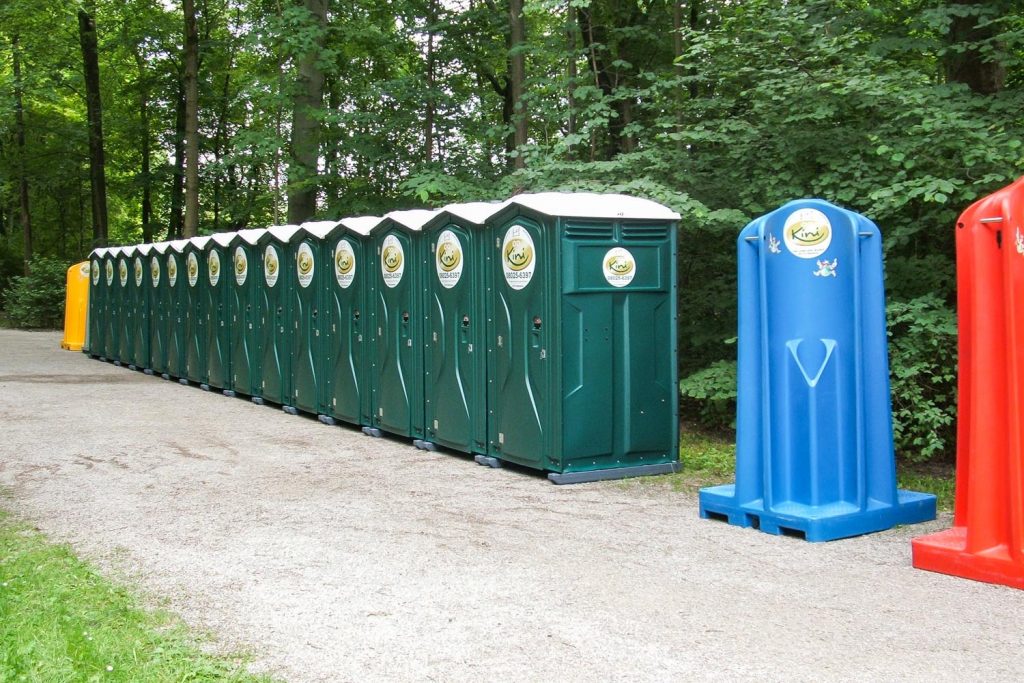viele-kini-miettoiletten-dixi-klo-mieten-bayern-oberland