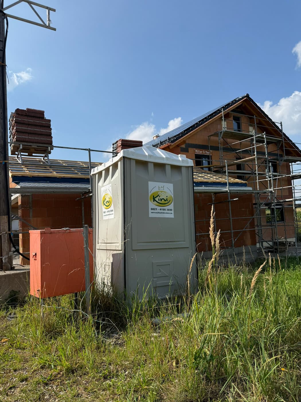 Baustellentoilette mieten in Oberbayern für private Baustelle. Mobile Toilette mieten für Baustellen.
